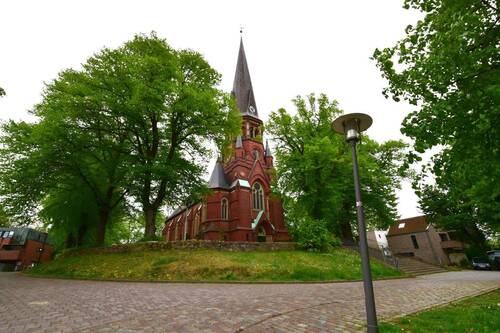 Kirche nebenan.jpg - 