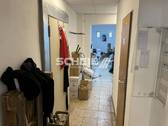 zum Nebenrraum - 