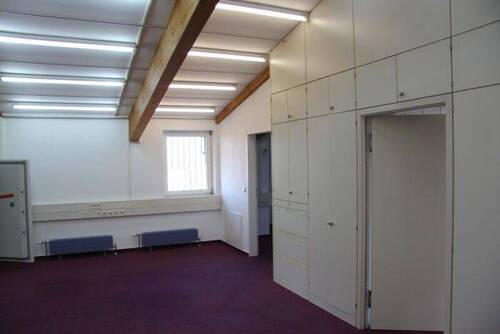 Einbauschränke - 8 Zimmer Büro zur Miete in Ober-Mörlen
