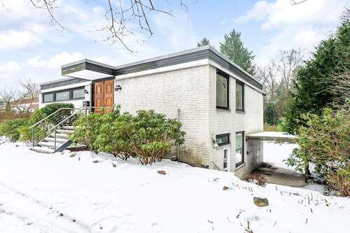 Straßenansicht - 7 Zimmer Einfamilienhaus in Reinbek