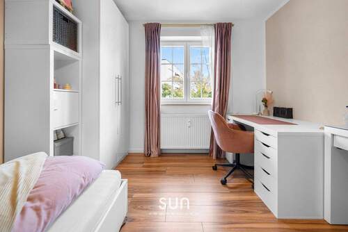 GEMÜTLICHES KINDERZIMMER - 