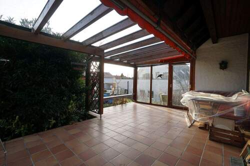 Große Terrasse - Einfamilienhaus mit 157,00 m&sup2; in Dettingen an der Erms zum Kaufen