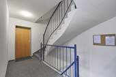 Treppenhaus_2 - Etagenwohnung mit 84,00 m&sup2; in Denzlingen zum Kaufen