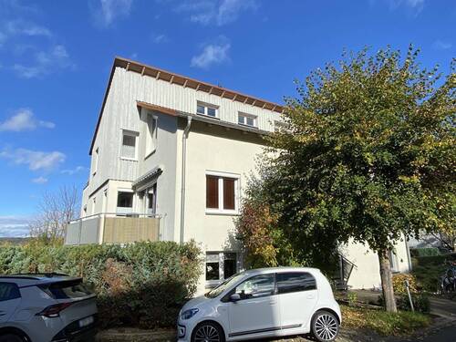 Hausansicht Blick zum Balkon - 3 Zimmer Etagenwohnung in Jena