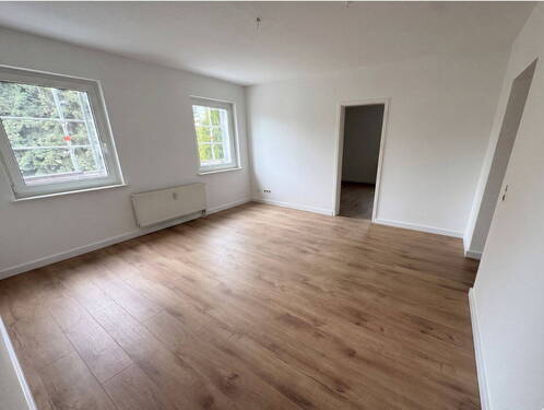 Bild 3 - 4 Zimmer Etagenwohnung in Lobstädt