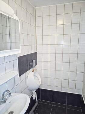 Sanitäranlagen Nebengebäude - 