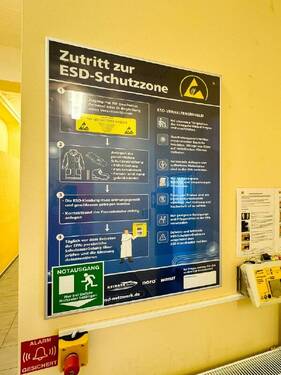 Im ersten OG Ostflügel (3) - 