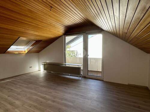 Zimmer DG mit Balkon - 