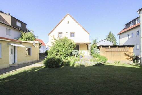 Garten - 7 Zimmer Einfamilienhaus in Schwandorf