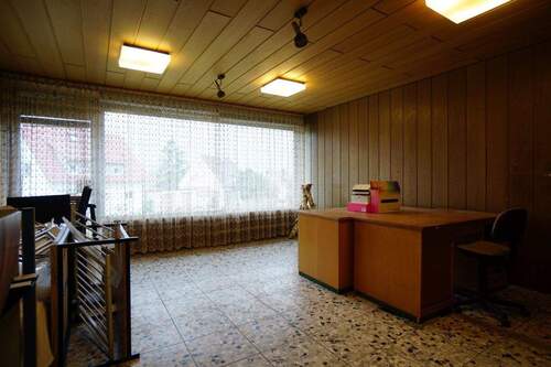 Büro im Untergeschoss - 