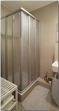 Duschbad Ansicht 2 Fli.jpg - 