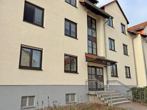 Hauseingang - Machern: Attraktive Gartenwohnung, 4. Zimmer im Souterrain