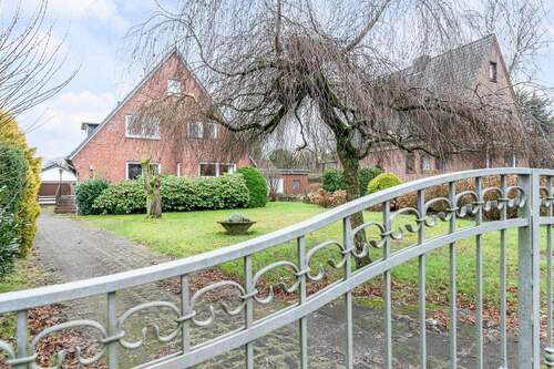 Straßenansicht - 9 Zimmer Einfamilienhaus zum Kaufen in Wentorf bei Hamburg