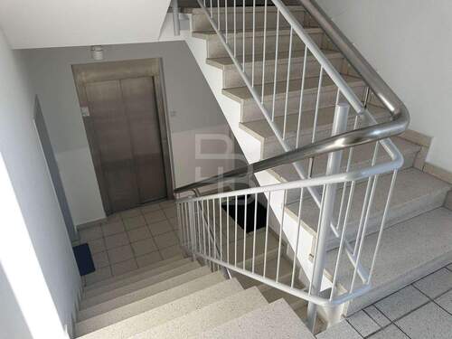 Impressionen Treppenhaus - 2 Zimmer Gewerbeobjekt (Büro, Produktion, Verkauf) zum Kaufen in Köln