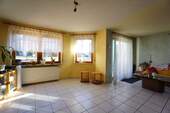 Geräumiges Wohnzimmer - 