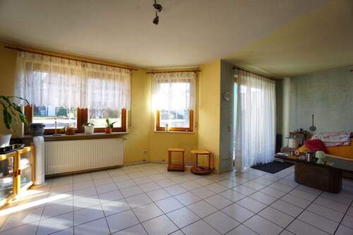 Geräumiges Wohnzimmer - 