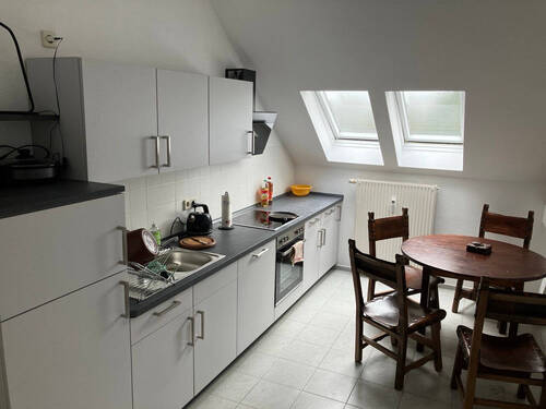 IMG_1119 - WOHNEN im Dachgeschoss - modetne EBK *** Bad mit Fenster + Wanne !
