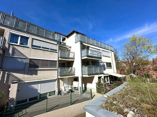 Aussenansicht - Schöne 2-Zi.-Whg. m. Südbalkon u. EBK - top vermietet - in ruhiger und zentraler Lage