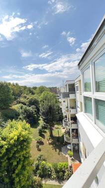 Aussicht - +++ Gepflegtes Wohndomizil * Blick ins Grüne * Balkon * Tiefgarage * Top- Infrastruktur +++