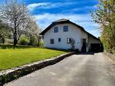 Zufahrt - 7 Zimmer Einfamilienhaus in Wiesenfelden