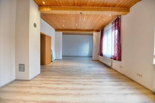 Wohnzimmer - 6 Zimmer Etagenwohnung zum Kaufen in Mannheim