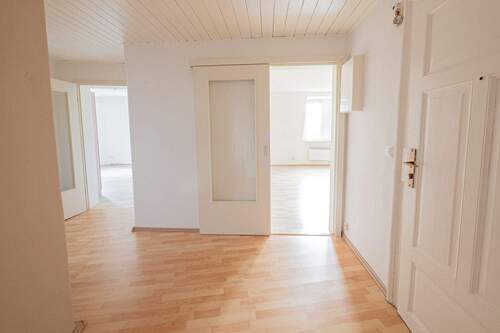 Flur - 2 Zimmer Etagenwohnung zur Miete in Dresden
