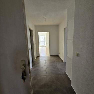 Flur / Eingangsbereich - 3 Zimmer Etagenwohnung zur Miete in Frankenberg/Dittersbach