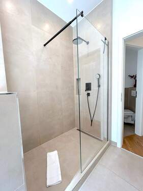 Masterbad mit Dusche - 