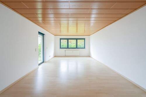 Wohnzimmer - 2 Zimmer Etagenwohnung zum Kaufen in München