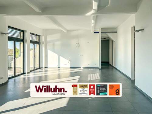 Hohe Decken - Investment-Highlight im Altwerk Pouch: Loft mit Seeblick und sofortigem Vermietungspotenzial