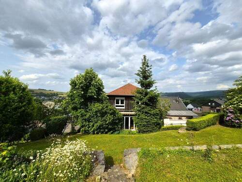 mit tollem Grundstück! - 