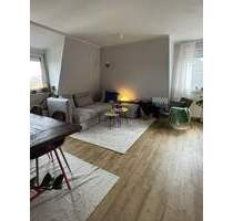 Sonnige 2-Zimmer-Wohnung mit Loggia in der Südvorstadt - Leipzig