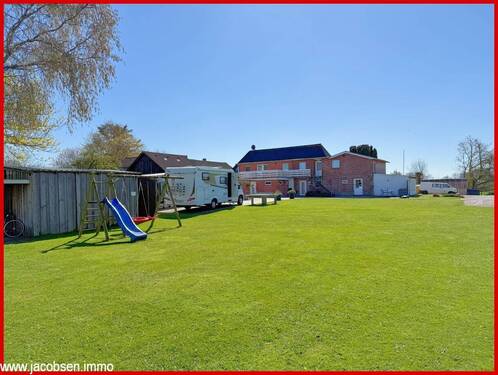 Nordansicht Mehrfamilienhaus - 