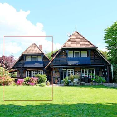 Haus3d - luxuriöse Fachwerk-Doppelhaushälfte im Zentrum von Rösrath, mit Traumgrundstück, Schwimmbad
