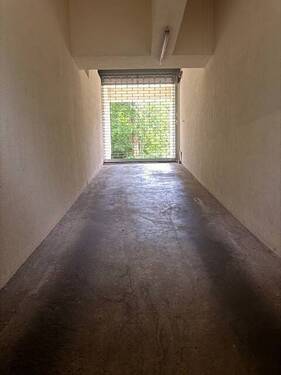Tiefgaragenzufahrt - 