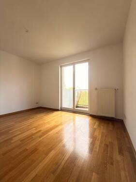 Zimmer 3 - Blick von Tür - 