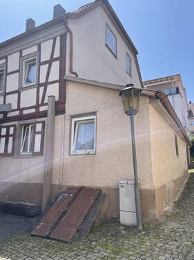 Bild 2 - 1 Zimmer Mehrfamilienhaus, Wohnhaus zum Kaufen in Maßbach