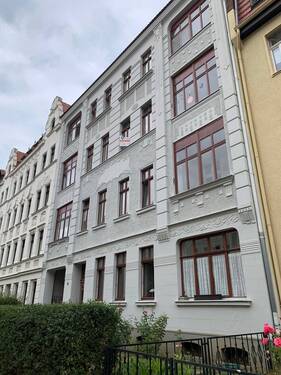 Hausansicht - Sanierte 2 Raumwohnung mit Kamin