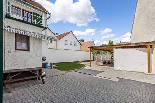 Bauplatz (Hof) - 7 Zimmer Einfamilienhaus zum Kaufen in Hofheim