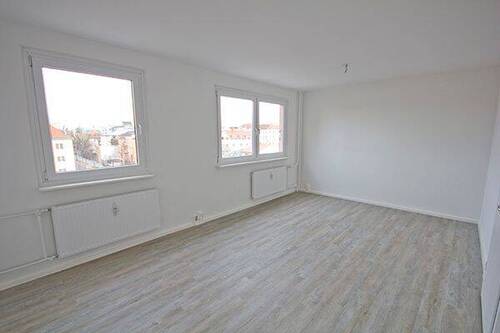Wohn/Schlafbereich - 2 Zimmer Etagenwohnung zur Miete in Halle (Saale)