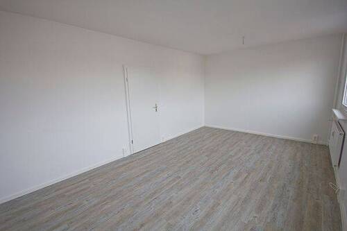 Wohn/Schlafbereich - 2 Zimmer Etagenwohnung in Halle (Saale)