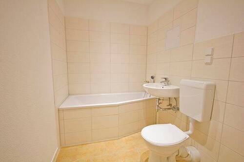 Bad - Etagenwohnung mit 60,30 m² in Halle (Saale) zur Miete