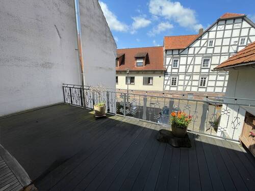 Terrasse - 7 Zimmer Mehrfamilienhaus, Wohnhaus in Hofgeismar / Hümme