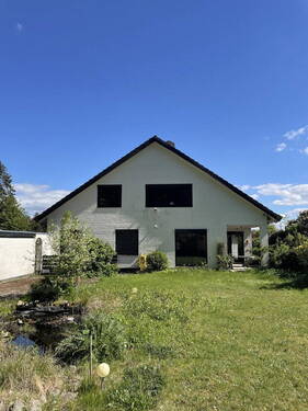 Haus Außenansicht - Schönes Architektenhaus mit traumhaftem Waldgrundstück in Lübeck