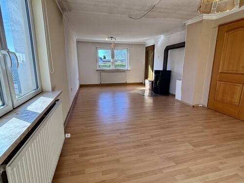 Wohnzimmer Blick 2 - 7 Zimmer Mehrfamilienhaus, Wohnhaus in Berg