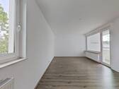 Ansicht II: Wohn- und Esszimmer - 2 Zimmer Etagenwohnung in Göttingen