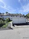 Garagen und Vorgarten - 