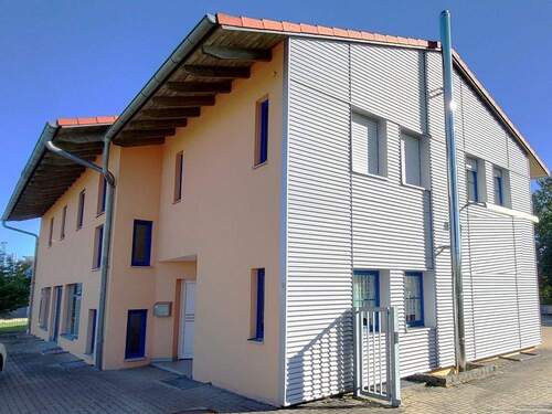 Aussenansicht - 6 Zimmer Mehrfamilienhaus, Wohnhaus zum Kaufen in Hemau