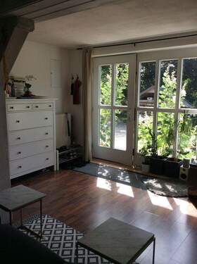 Eingangs- und Fensterfront - 