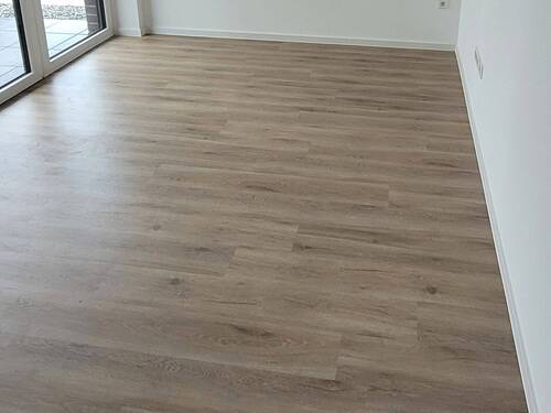 Boden - 2 Zimmer Etagenwohnung zur Miete in Jade